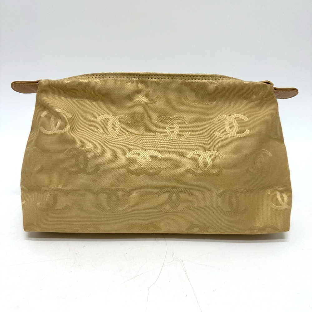 CHANEL Cream Tote Bag - Picture 12 of 15